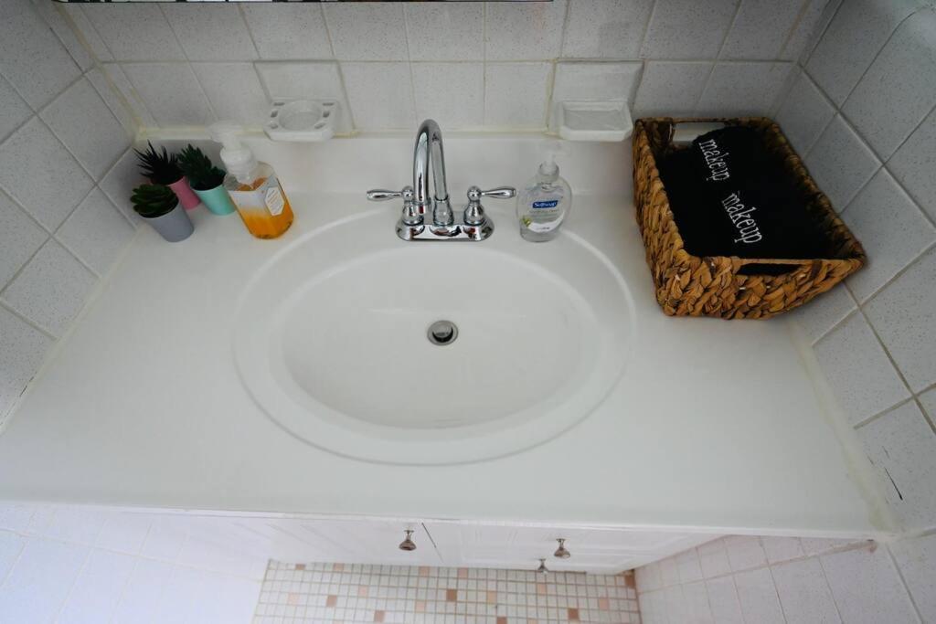 Bright & Cozy 2Nd Floor Apartment Close To Nyc Bloomfield Zewnętrze zdjęcie