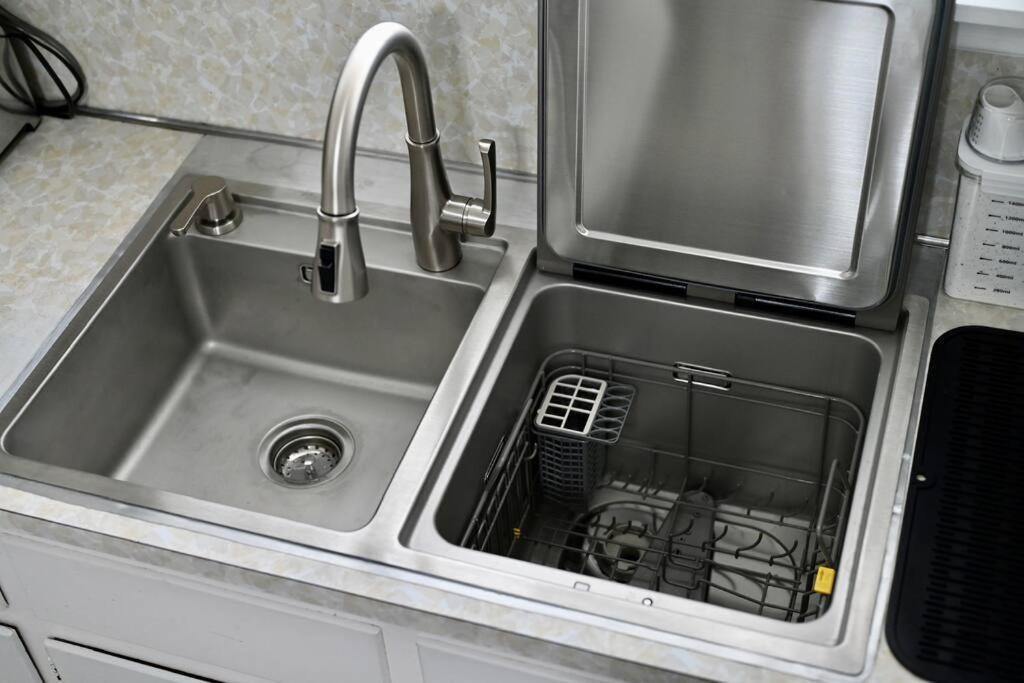 Bright & Cozy 2Nd Floor Apartment Close To Nyc Bloomfield Zewnętrze zdjęcie